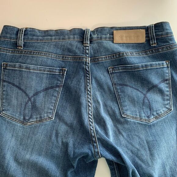 🖤 Calvin Klein | Slim Boyfriend Jean - Picture 5 of 10